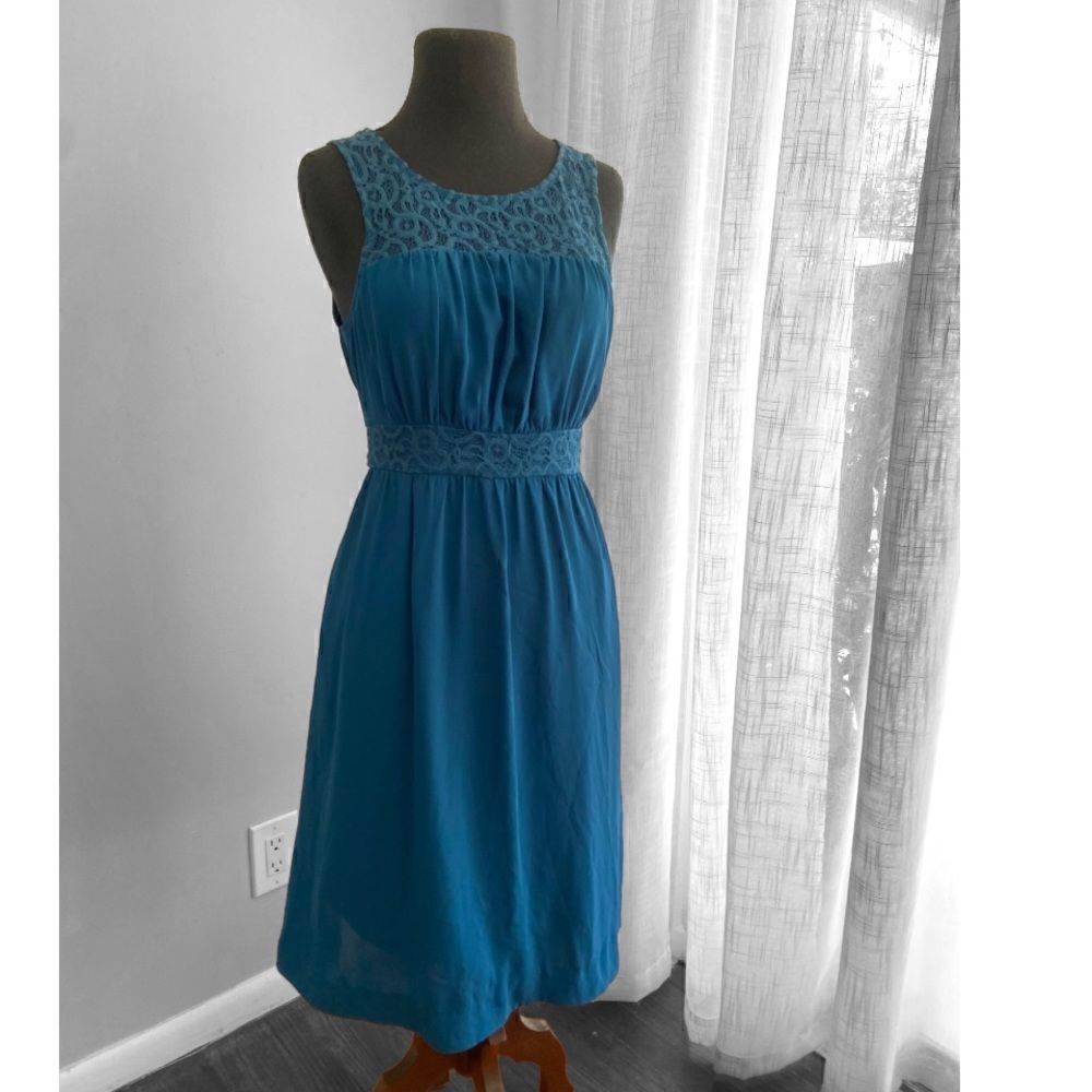 HD In Paris Blue Lace Sleeveless Dress 4 - Picture 5 of 13